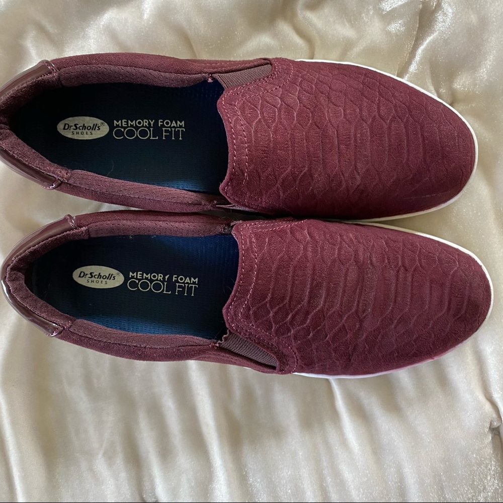 Dr. Scholl’s burgundy embossed Madison slip on